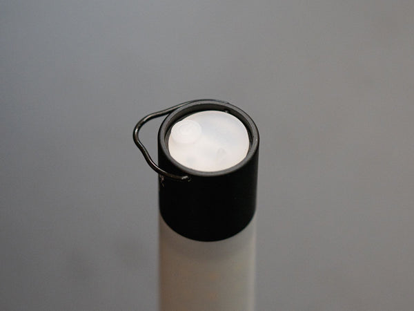 通常型MINIMALight 2.0の上部シリコンキャップとハンドル